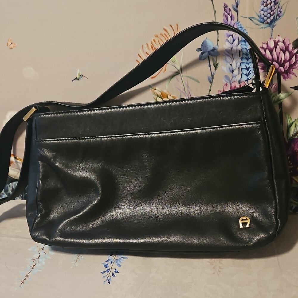Etienne Aigner Elegant Black Leather Shoulder Bag - Picture 4 of 13